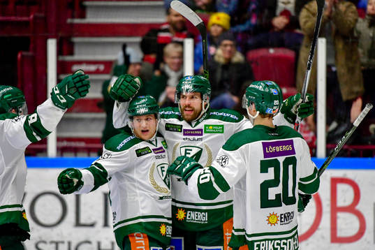 Färjestads Jonas Holös jublar med lagkamrater