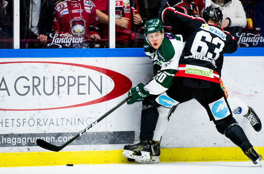 Malmö Redhawks Fredrik Händemark trycker till Färjestads