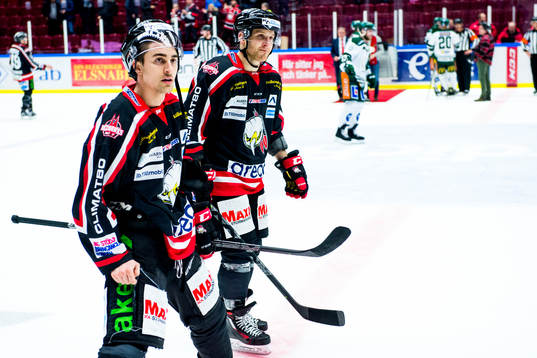 Malmö Redhawks Nils Andersson och Frederik Storm deppar