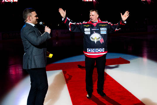 Mats Lusth hyllas