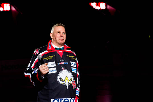 Mats Lusth hyllas