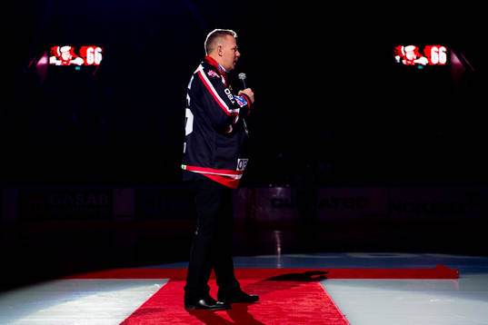 Mats Lusth hyllas