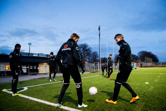 Spelarna värmer upp