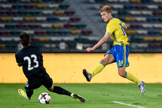 Sveriges Sebastian Andersson gör 3-0 bakom Slovakiens