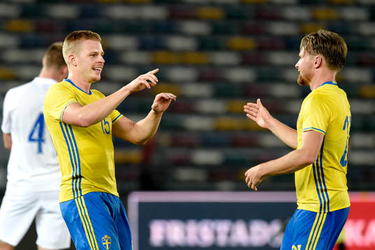 Sveriges Per Frick och Sveriges Jacob Une Larsson jublar