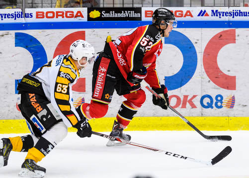 Luleås Karl Fabricius med pucken