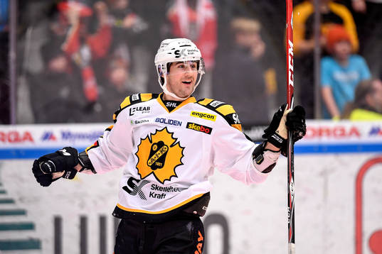 Skellefteås Bud Holloway jublar