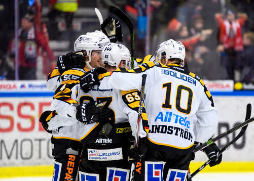Skellefteås Bud Holloway jublar