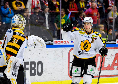 Skellefteås Joakim Lindström jublar