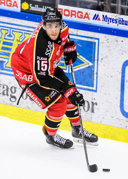 Luleås Christian Jaros med pucken
