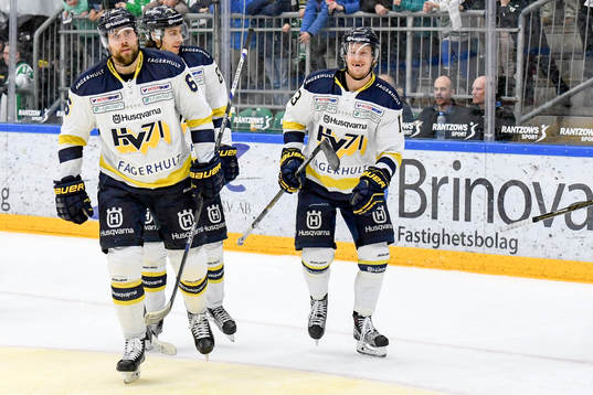 s Christoffer Persson och Oscar Sundh jublar