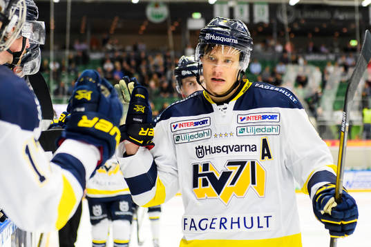 s Simon Önerud jublar med båset