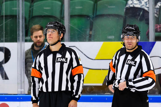 Domare Tobias Björk och Domare Sören Persson