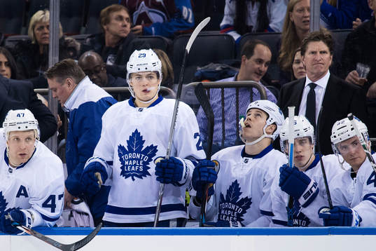 Maple Leafs William Nylander och tränare Mike Babcock