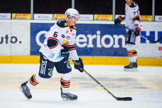 Djurgårdens Maximilian Eisenmenger  före ishockeymatchen