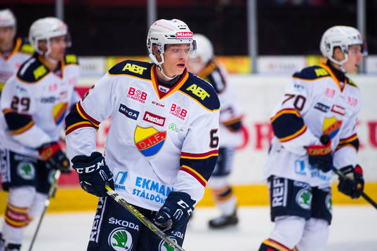 Djurgårdens Maximilian Eisenmenger  före ishockeymatchen