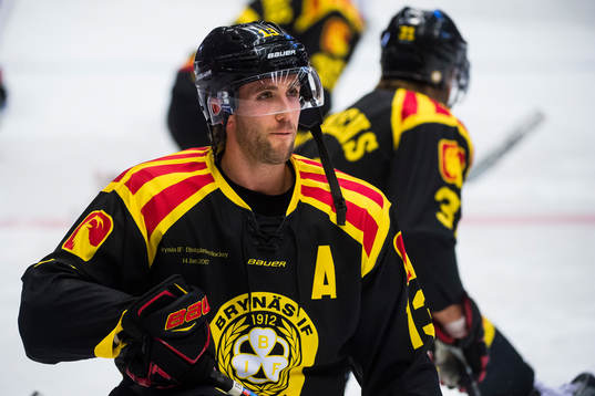 Brynäs Ryan Gunderson före ishockeymatchen i SHL mellan