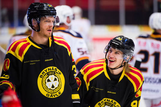 Brynäs Nick Johnson före ishockeymatchen i SHL mellan