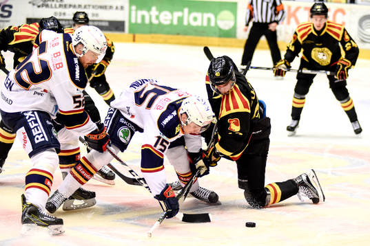 Djurgårdens Mikael Ahlén och Albin Lundin och Brynäs