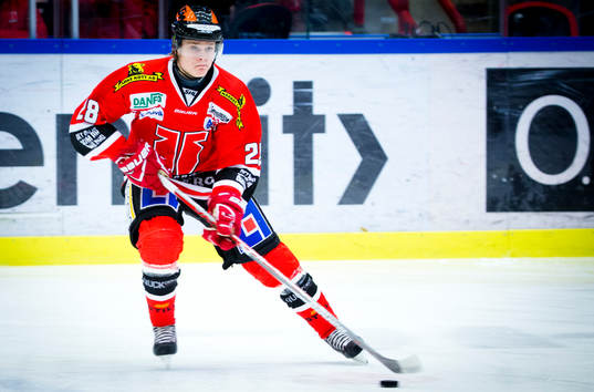 Örebros Daniel Lindberg värmer upp