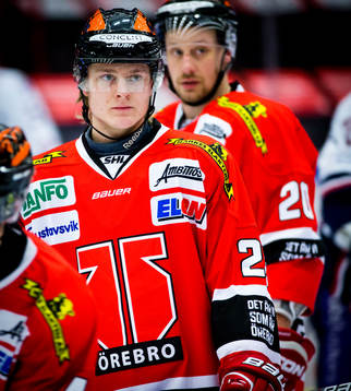 Örebros Daniel Lindberg värmer upp