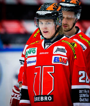 Örebros Daniel Lindberg värmer upp