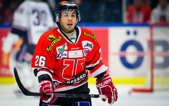 Örebros Greg Squires deppar