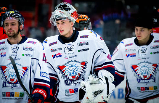 Linköpings målvakt Jacob Johansson är glad