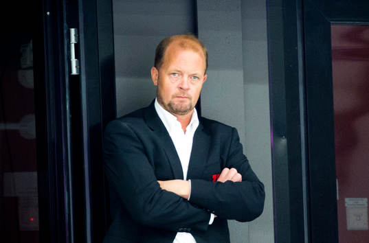 Örebros General Manager Pontus Gustafsson ser besvärad ut