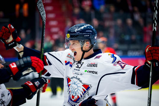 Linköpings Gabriel Carlsson jublar
