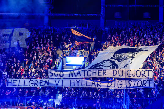 Växjös supportrar hyllar Växjös assisterande tränare
