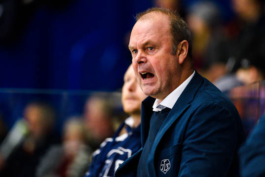 Leksands tränare Per-Erik Johnsson skriker