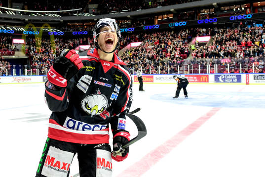 Malmö Redhawks Robin Alvarez jublar