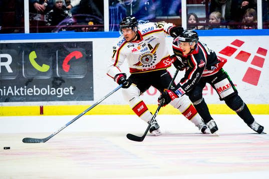 Luleås Brendan Mikkelson och Malmö Redhawks Robin Alvarez