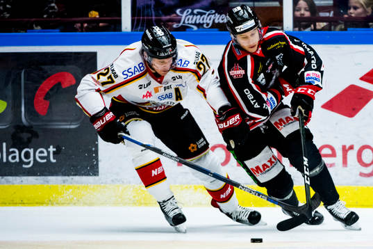 Luleås Brendan Mikkelson och Malmö Redhawks Robin Alvarez