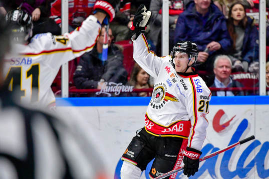 Luleås Bill Sweatt jublar