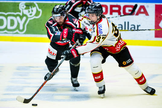 Malmö Redhawks Stefan Warg och Luleås Isac Lundeström