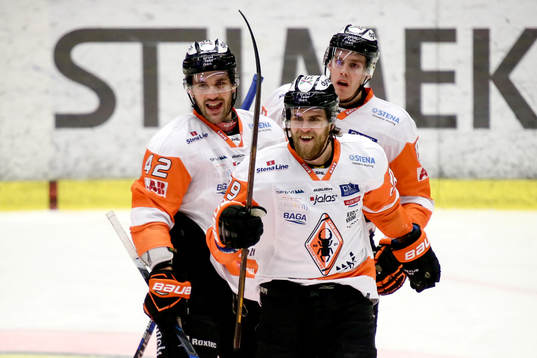 Karlskronas Alexander Wiklund och Niklas Arell jublar