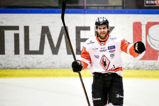 Karlskronas Alexander Wiklund jublar