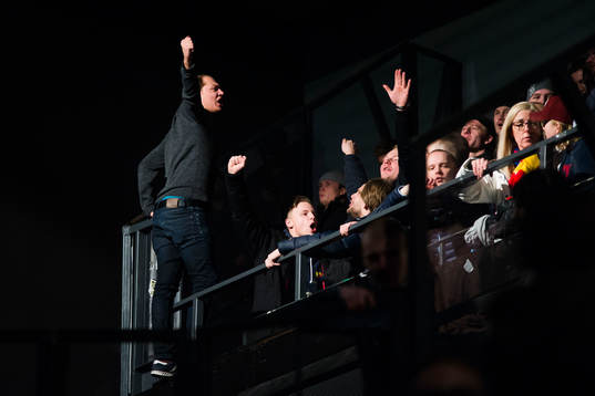 Djurgårdens supportrar före ishockeymatchen i SHL mellan