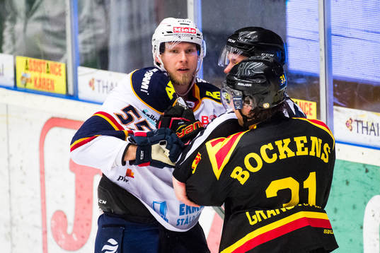 Djurgårdens Alexander Urbom i bråk med Brynäs Jonathan