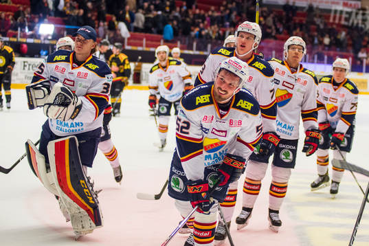 Djurgårdens Mikael Ahlén  jublar