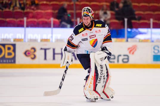Djurgårdens målvakt Adam Reideborn jublar