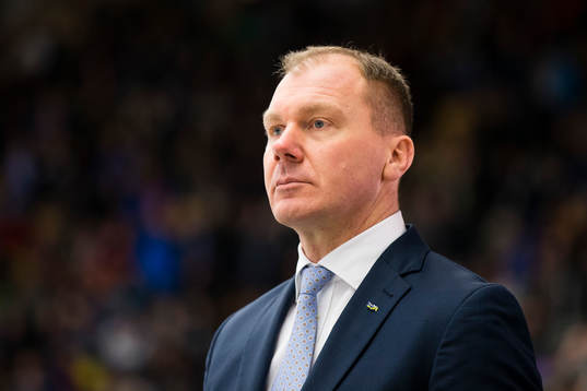 s tränare Johan Lindbom