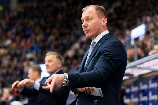s tränare Johan Lindbom