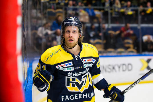 s Mattias Tedenby jublar