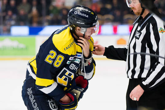 s Anton Bengtsson har ont