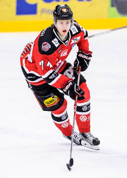Piteås Petter Mäkitalo med pucken