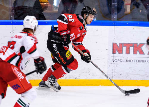 Piteås Erik Wikgren med pucken