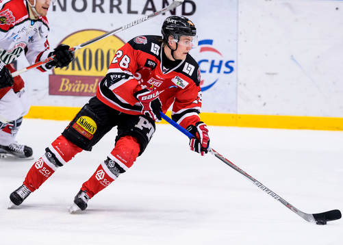 Piteås Emil Wrenman med pucken